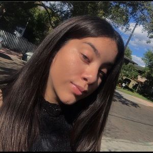 Meet your Posher, Naomi